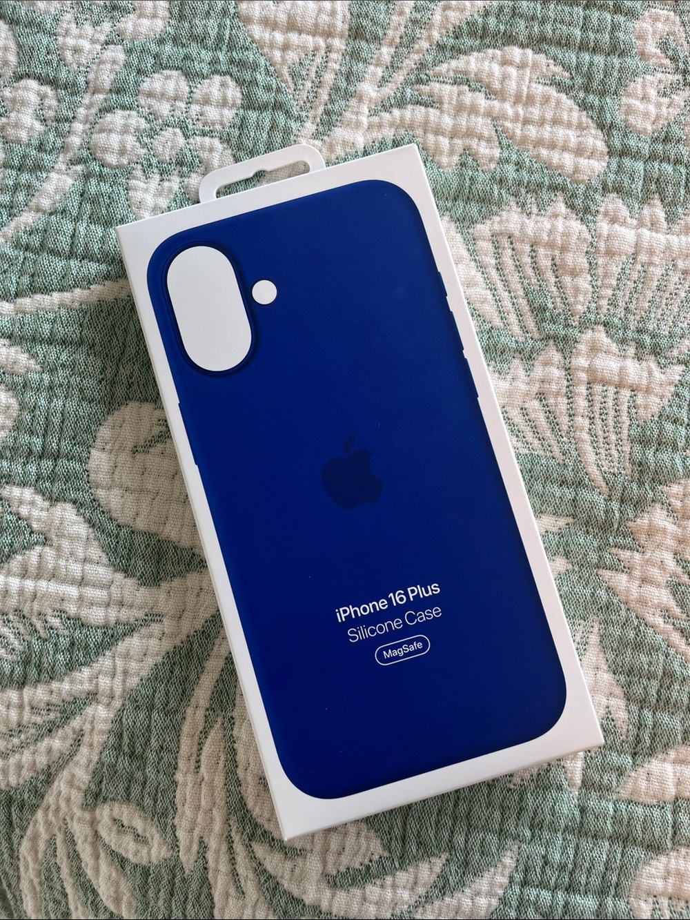 Apple iPhone 16 Plus Silicone Case in Ultramarine Blue